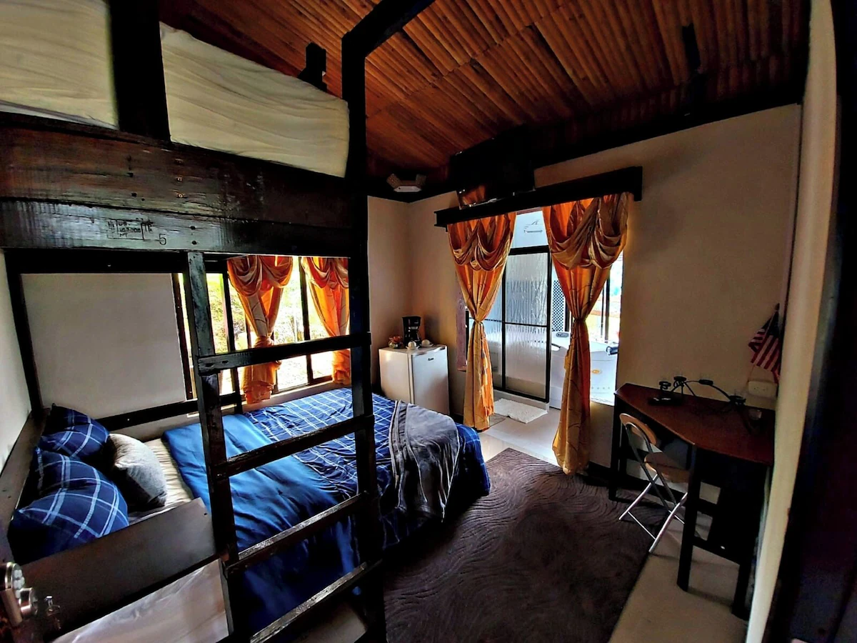 Jurassic Canyon Tour + Stay at Vistas Paraíso